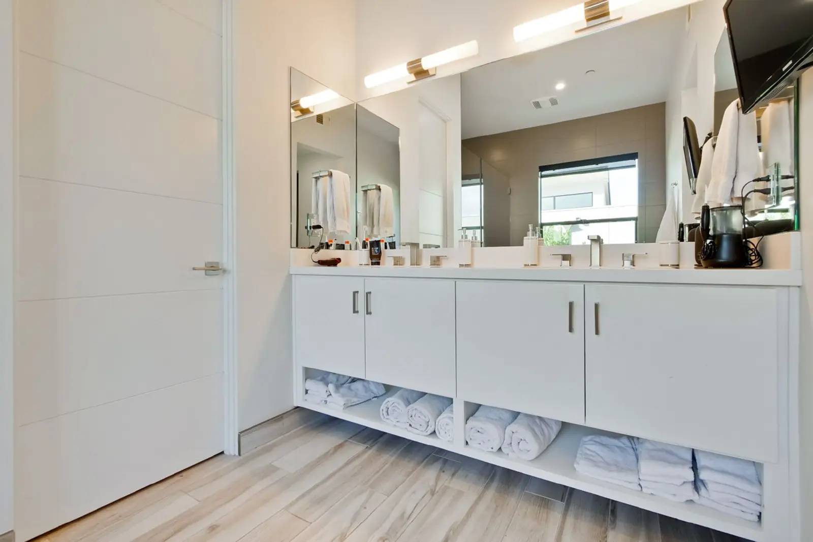 Property Image 104