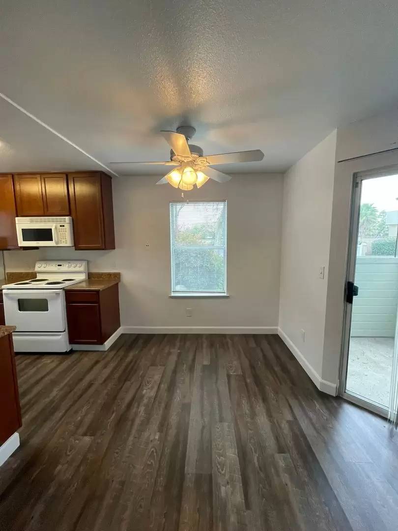 Property Image 100