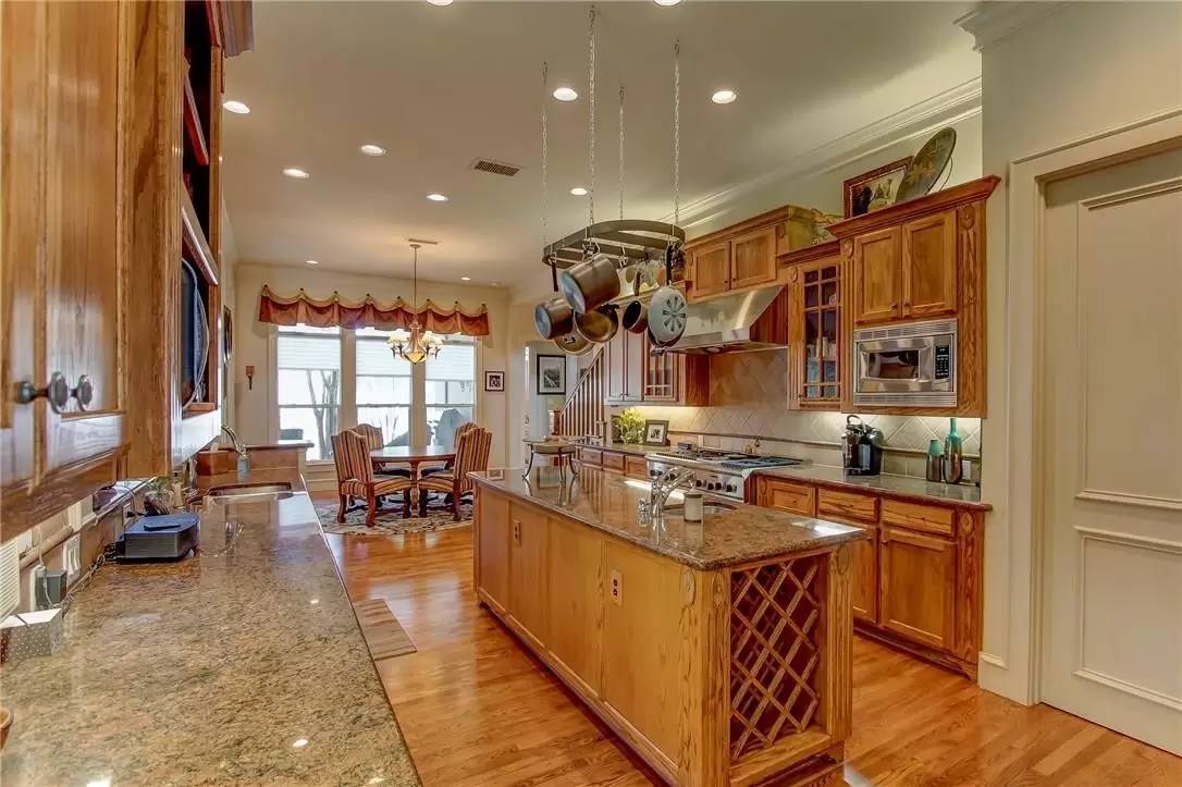Property Image 4