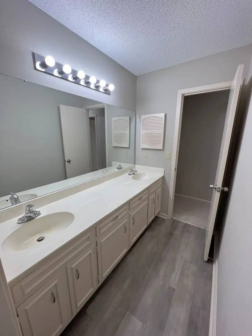 Property Image 96