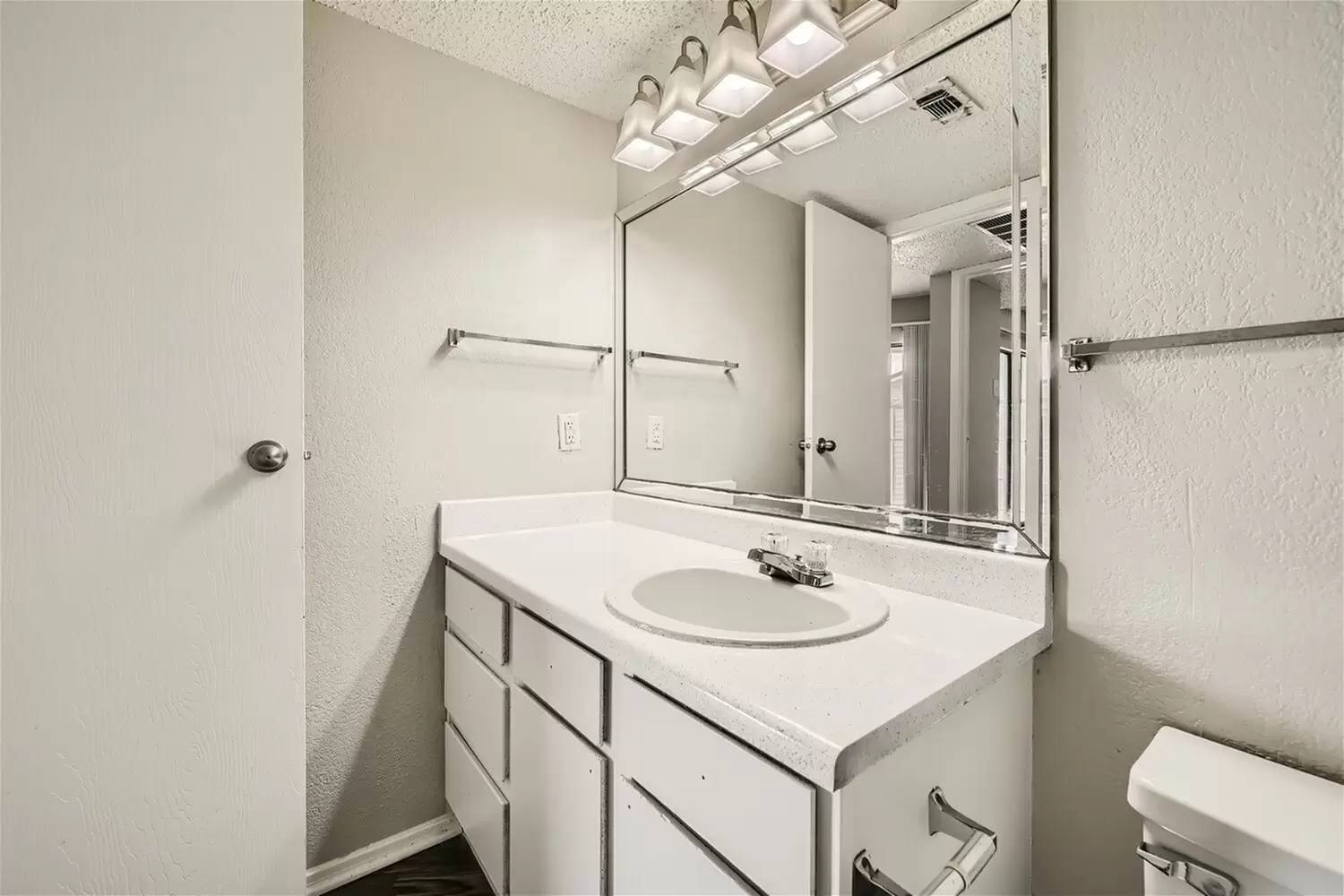 Property Image 138