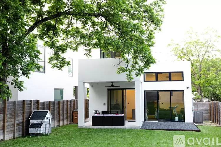 Property Image 100
