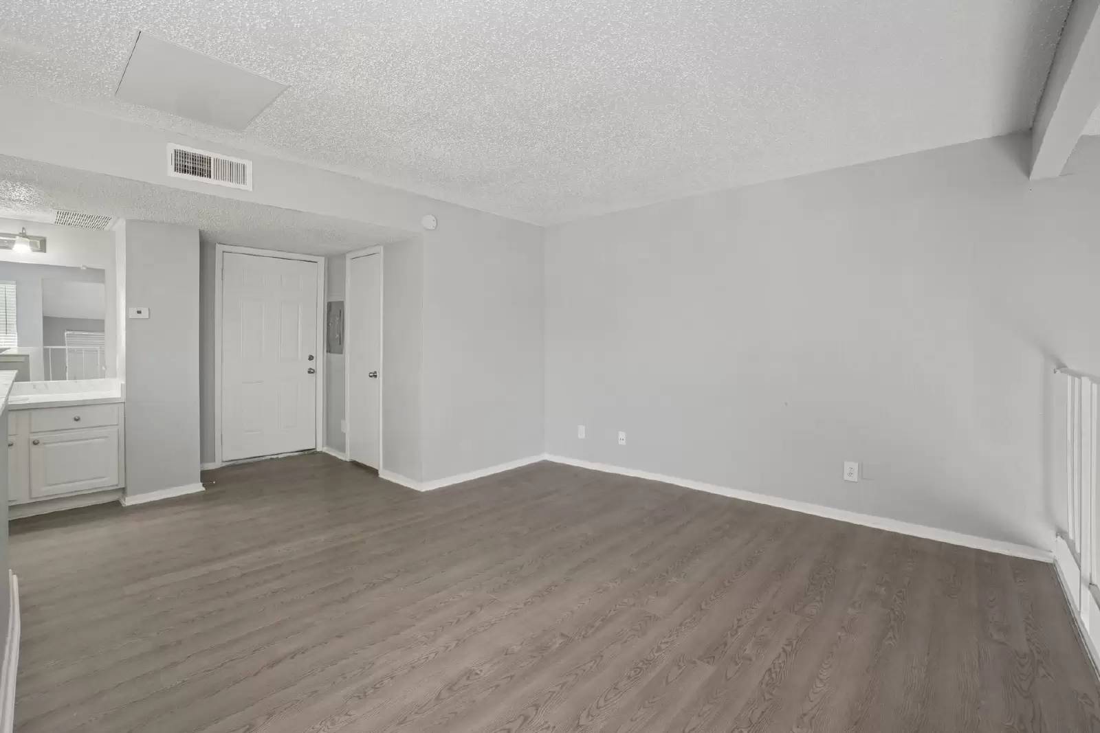 Property Image 112