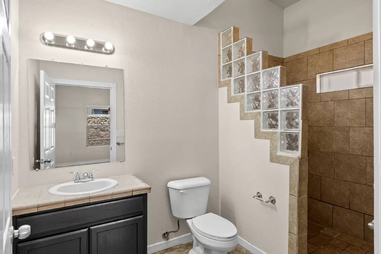 Property Image 80