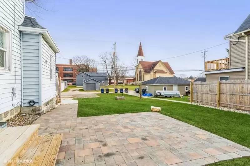Property Image 4