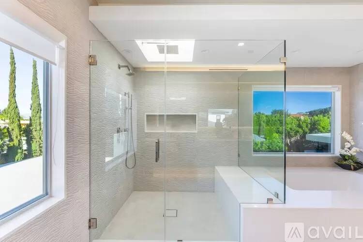 Property Image 100