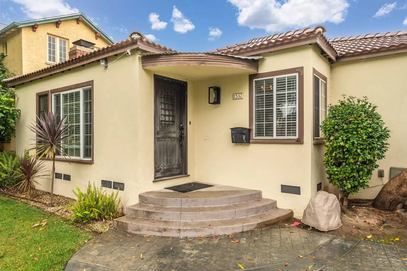 Property Image 4