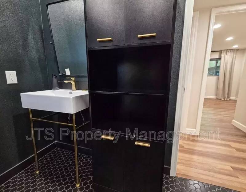 Property Image 80