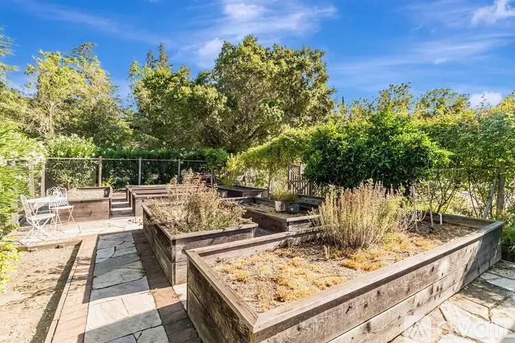 Property Image 94