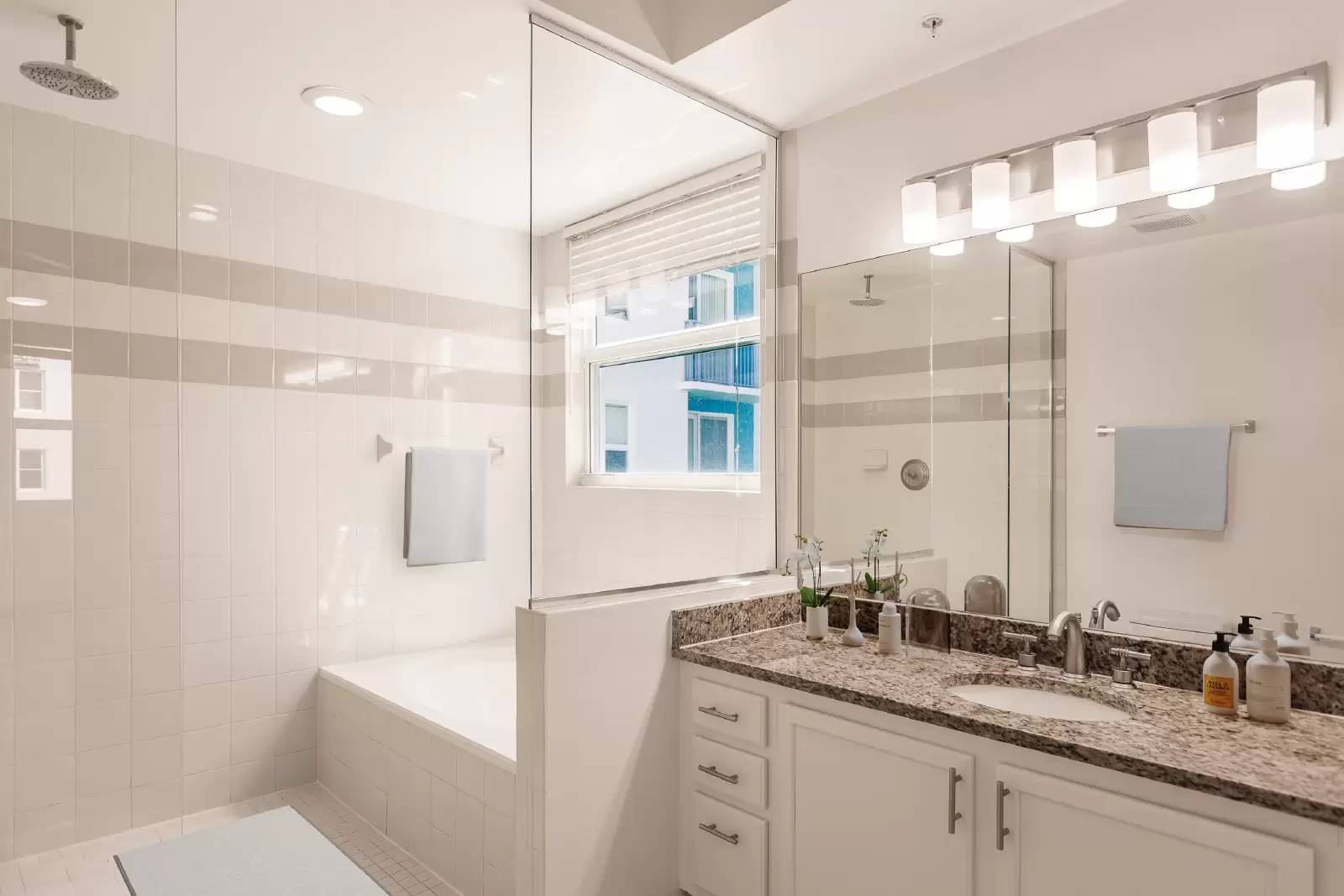 Property Image 101
