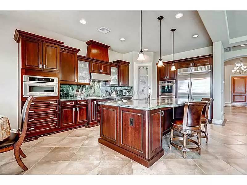 Property Image 4