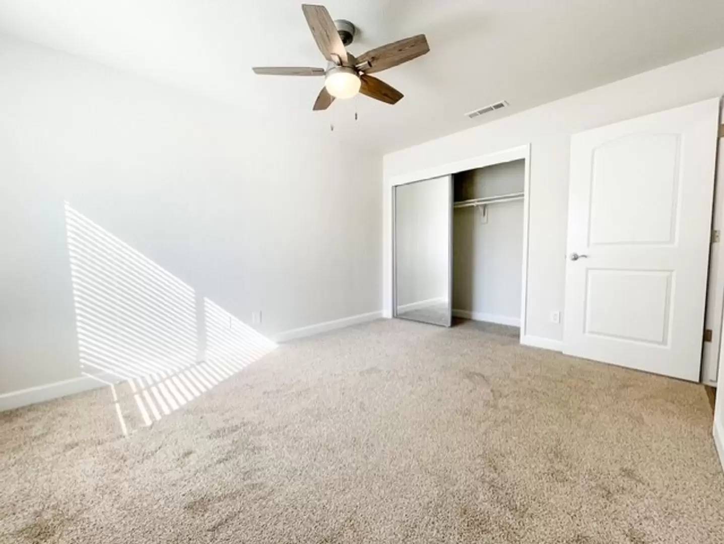 Property Image 100