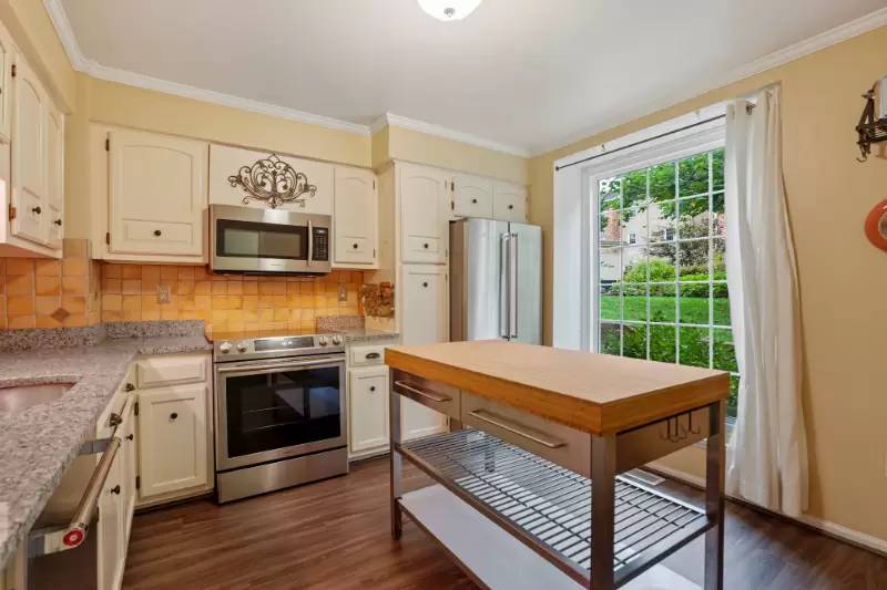 Property Image 6