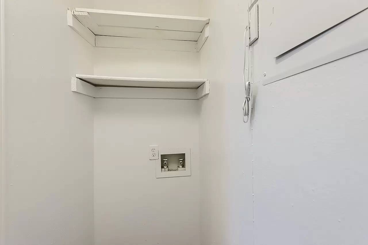 Property Image 100