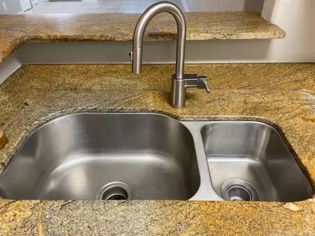 Property Image 100