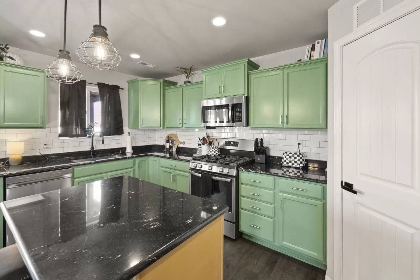 Property Image 16
