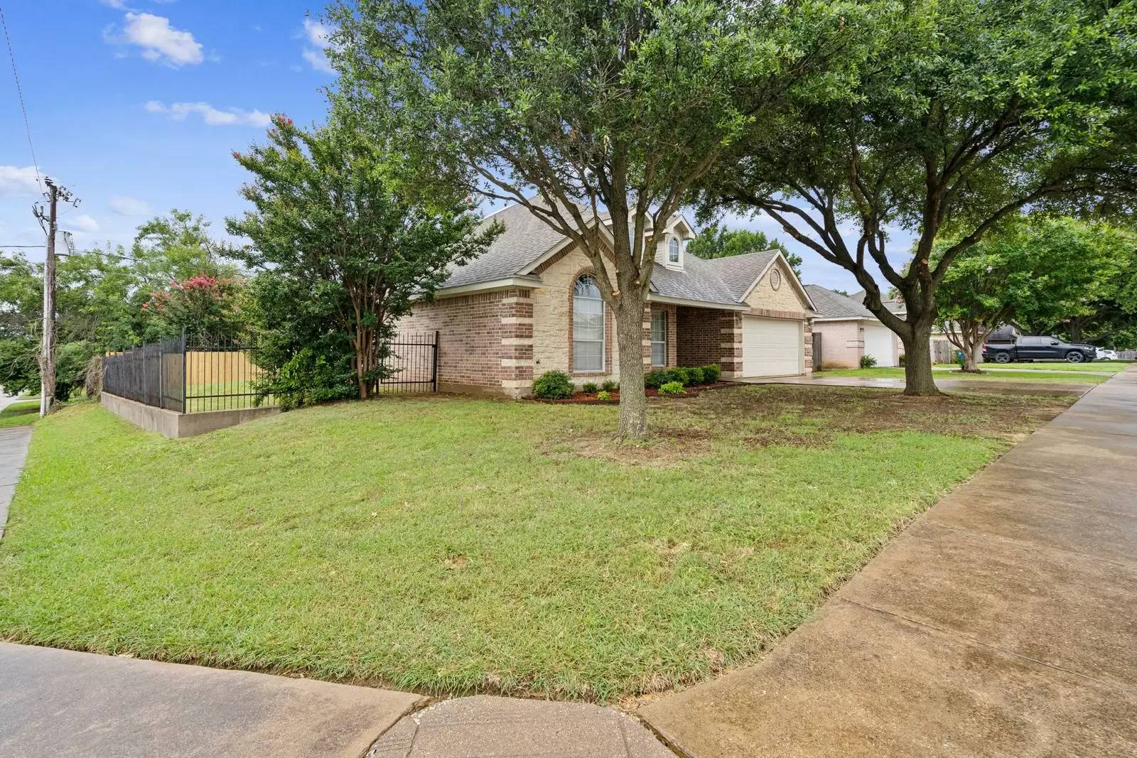 Property Image 4