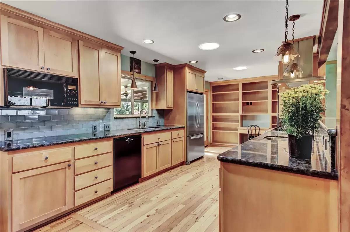 Property Image 24
