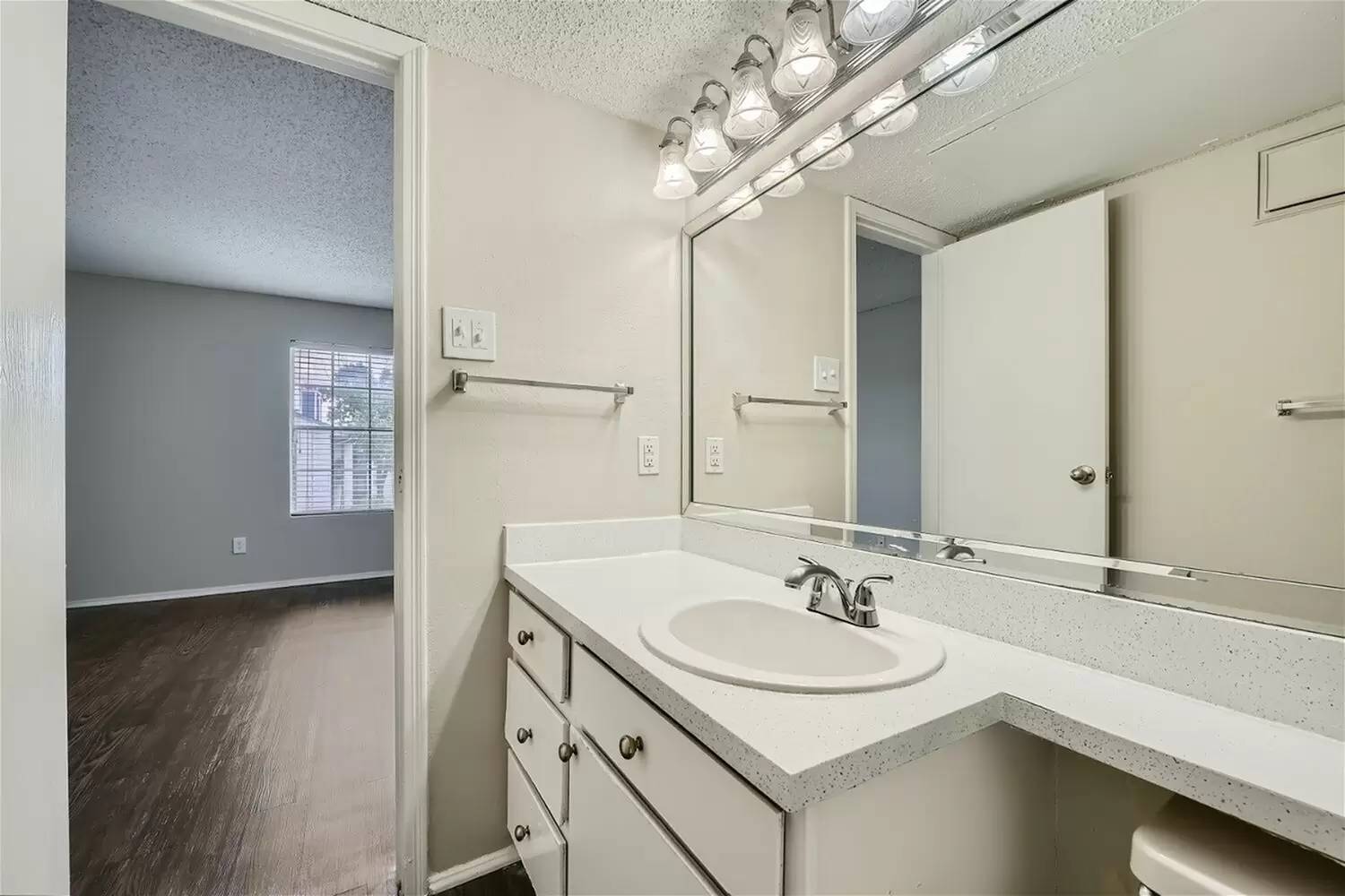 Property Image 117