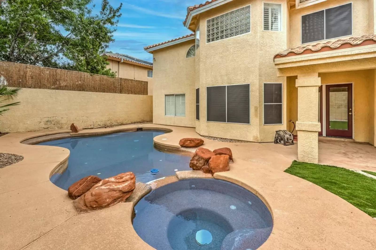 Property Image 37