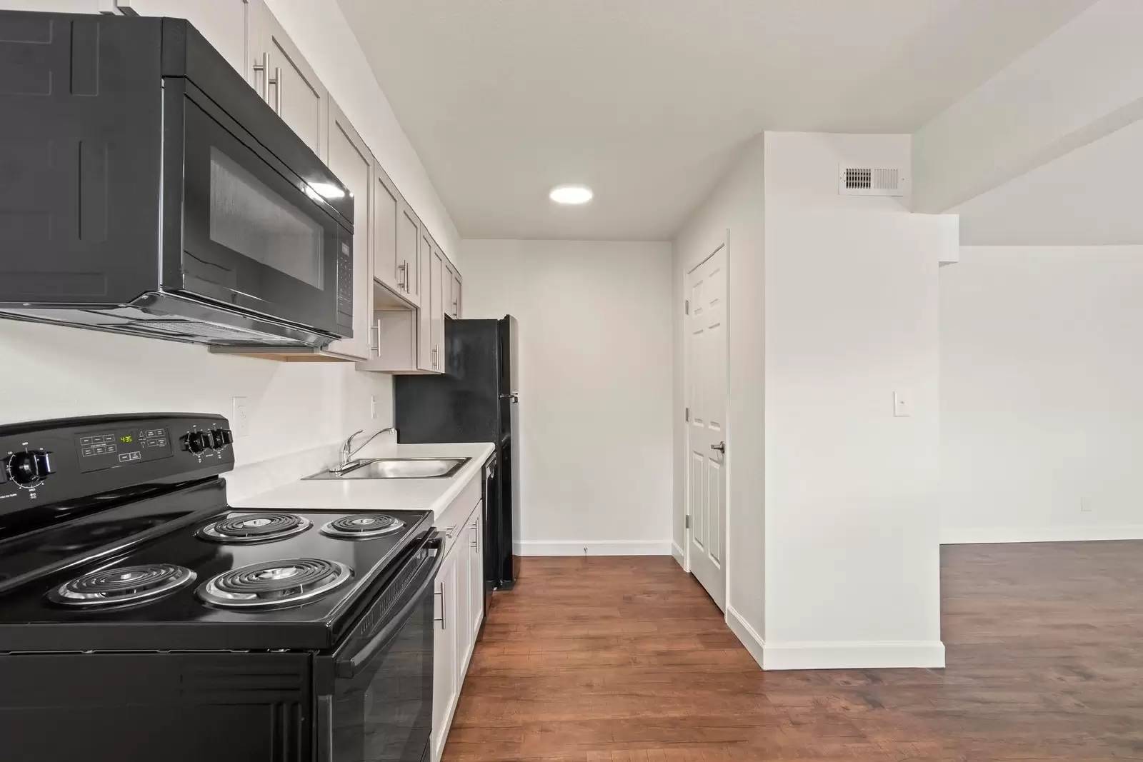 Property Image 100
