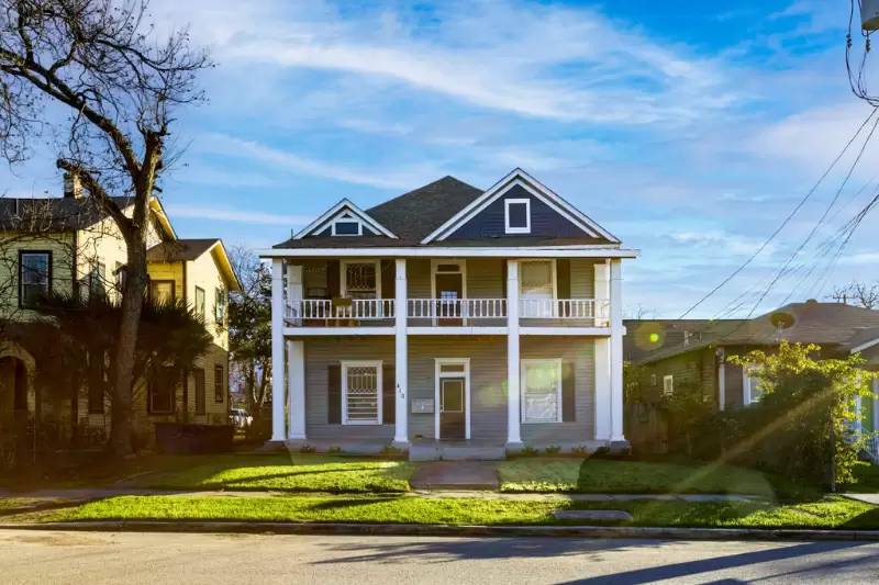 Property Image 1