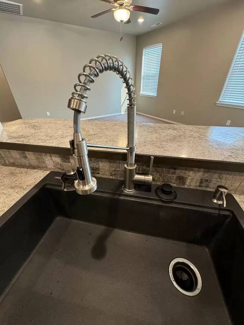 Property Image 100