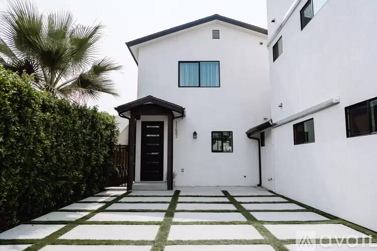Property Image 100