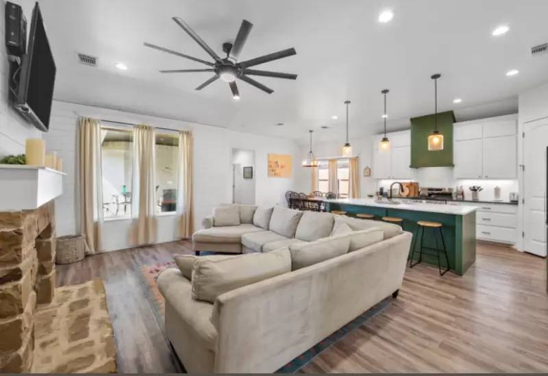 Property Image 6