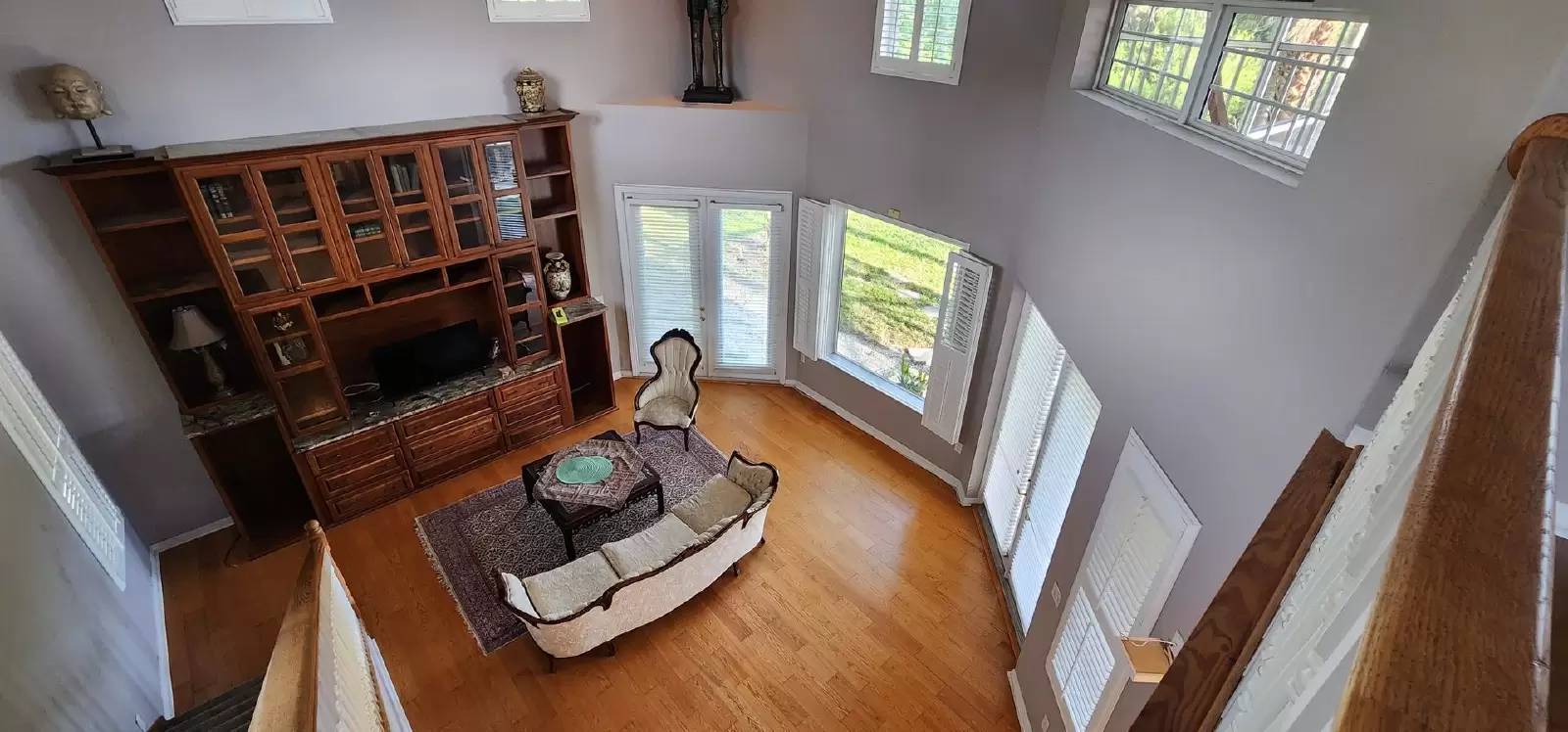 Property Image 100