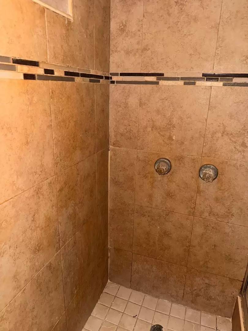 Property Image 100