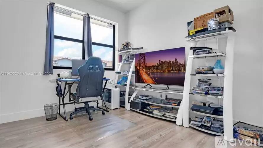 Property Image 32
