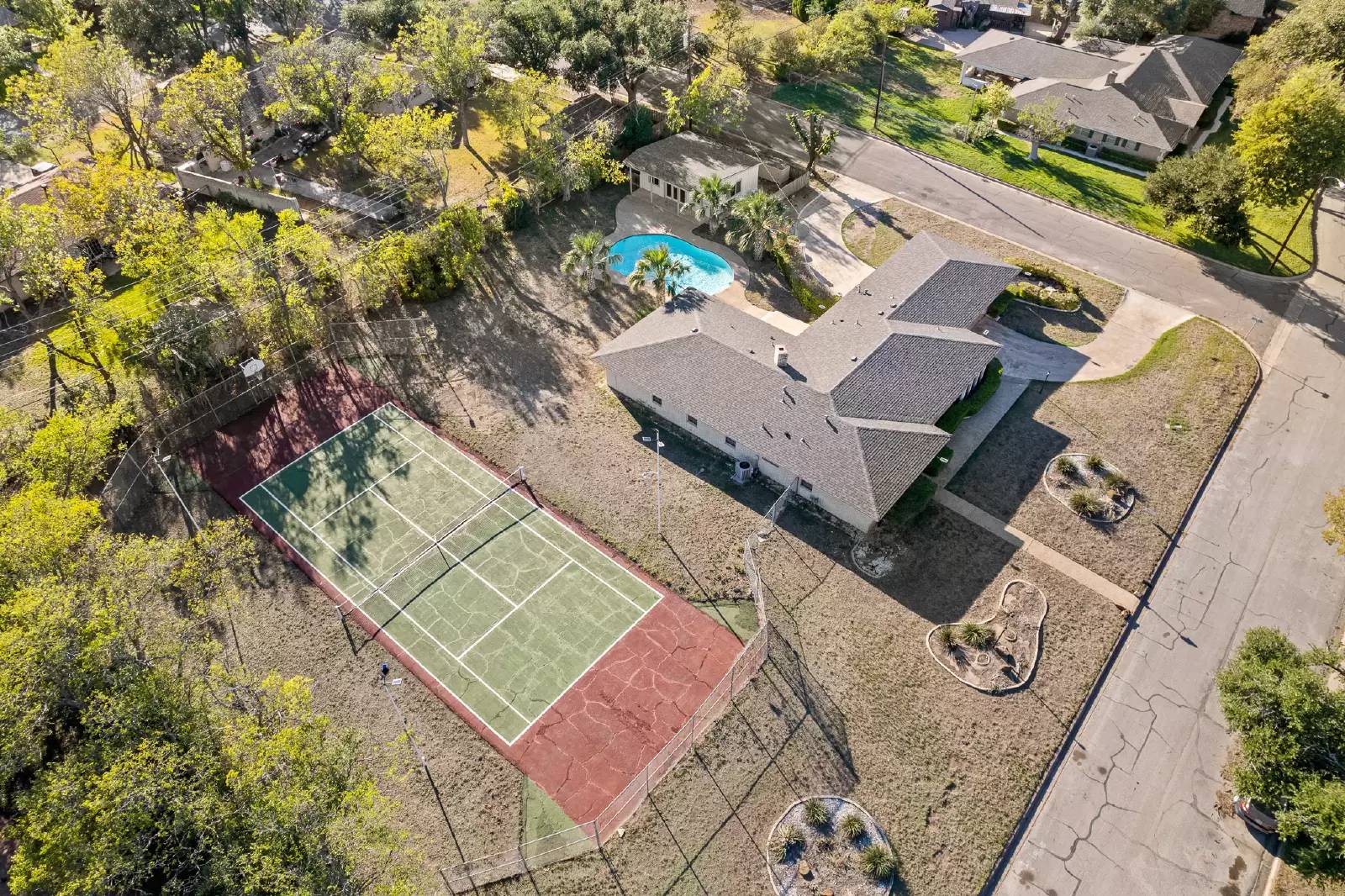 Property Image 4