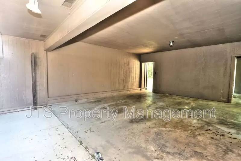Property Image 100