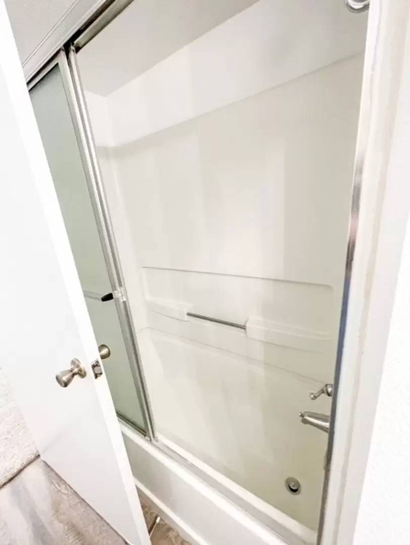 Property Image 100