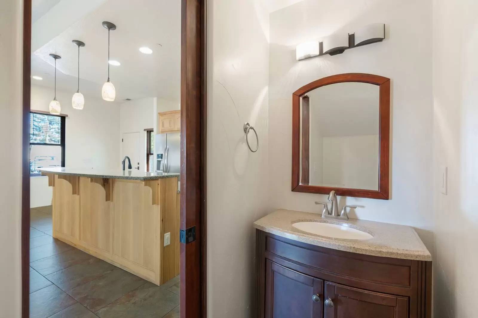 Property Image 100