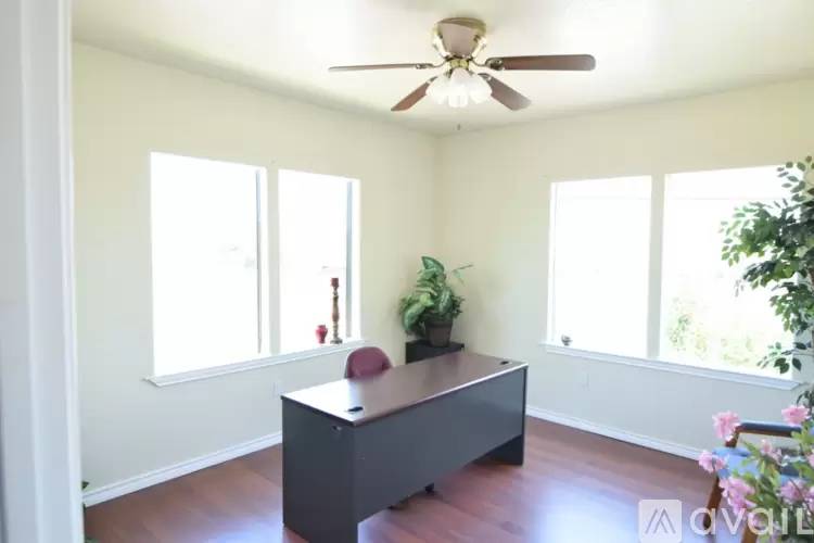 Property Image 4