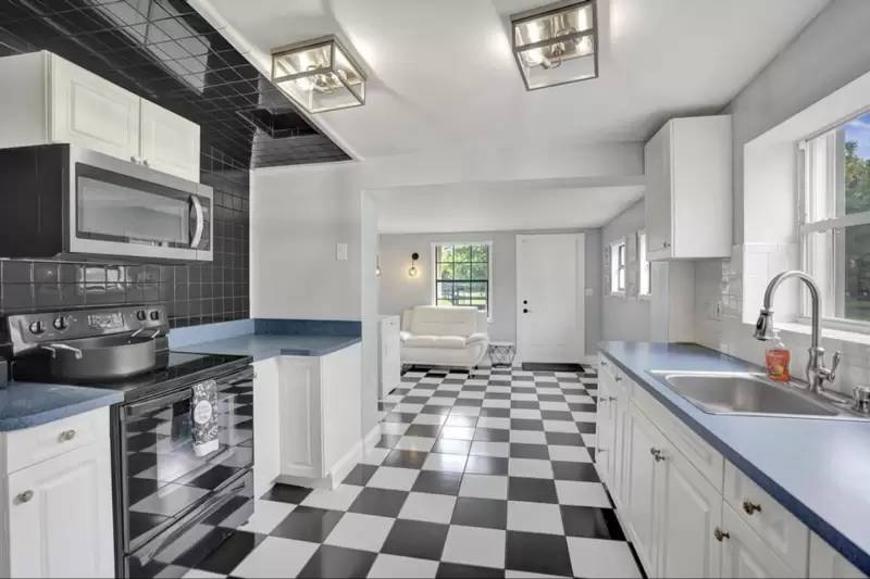 Property Image 16