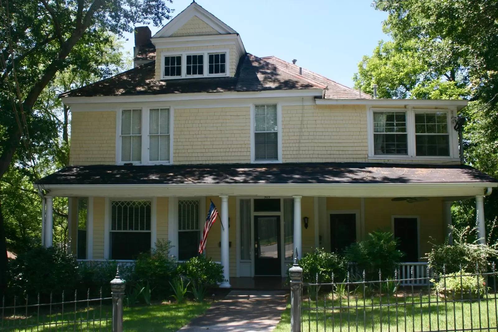 Property Image 1