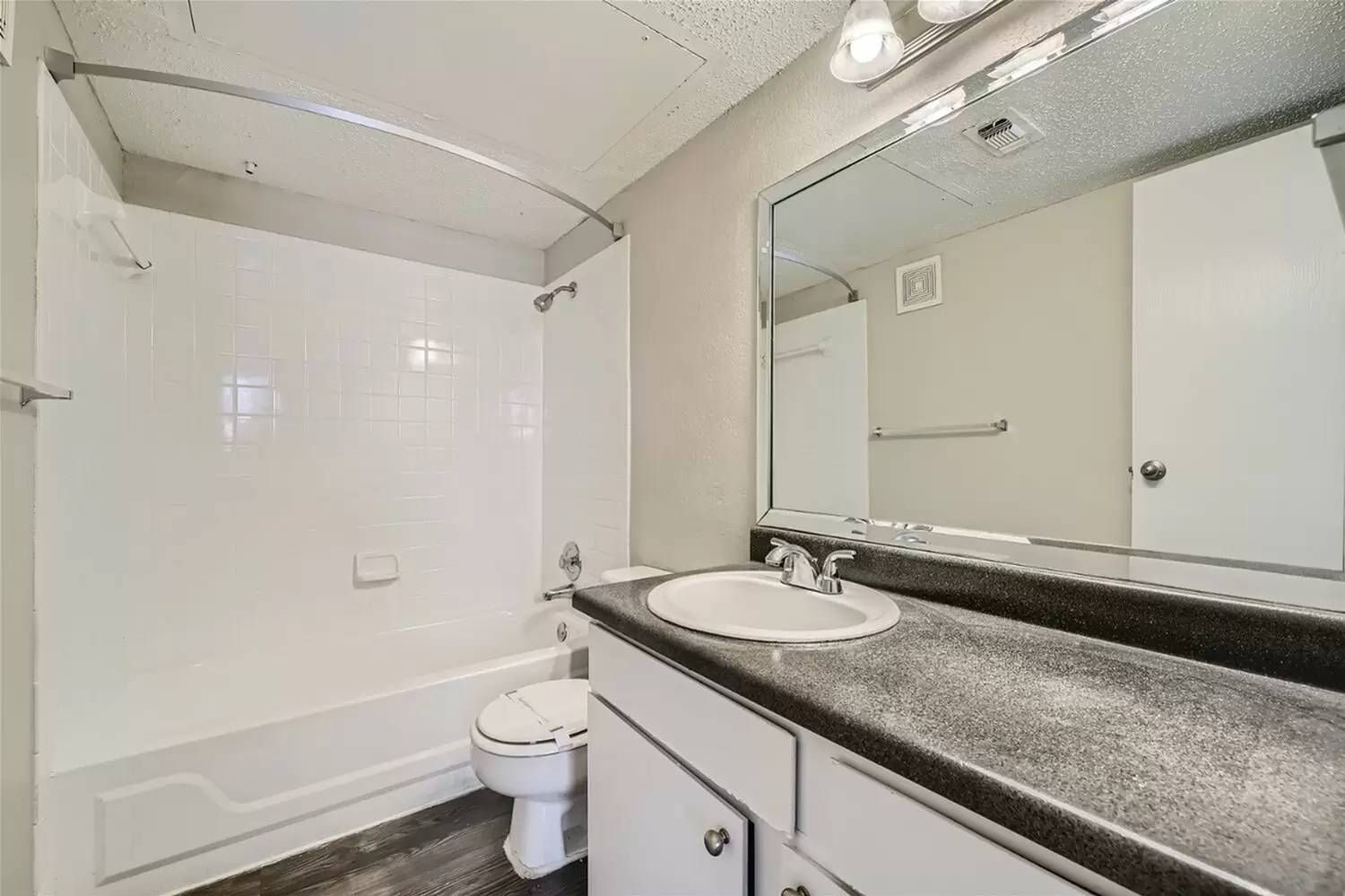 Property Image 106