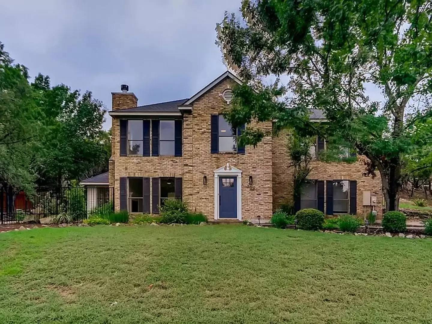 Property Image 1