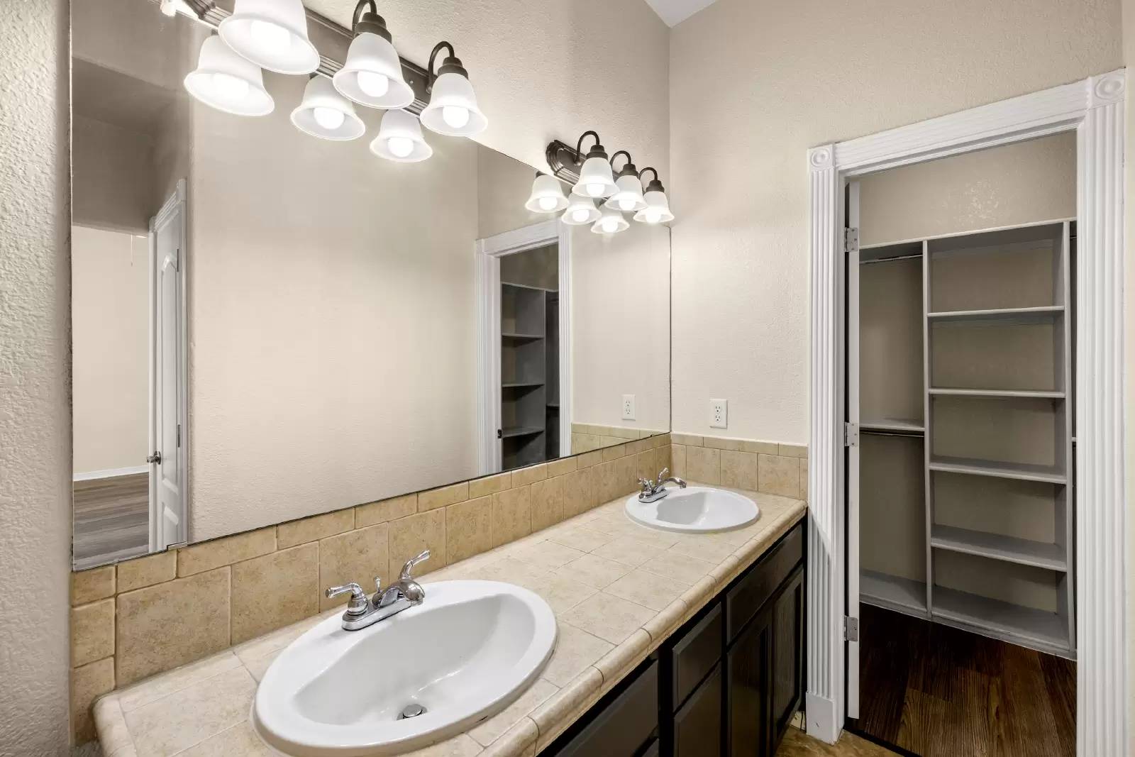 Property Image 87