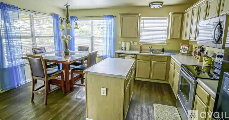 Property Image 11