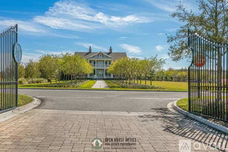 Property Image 100