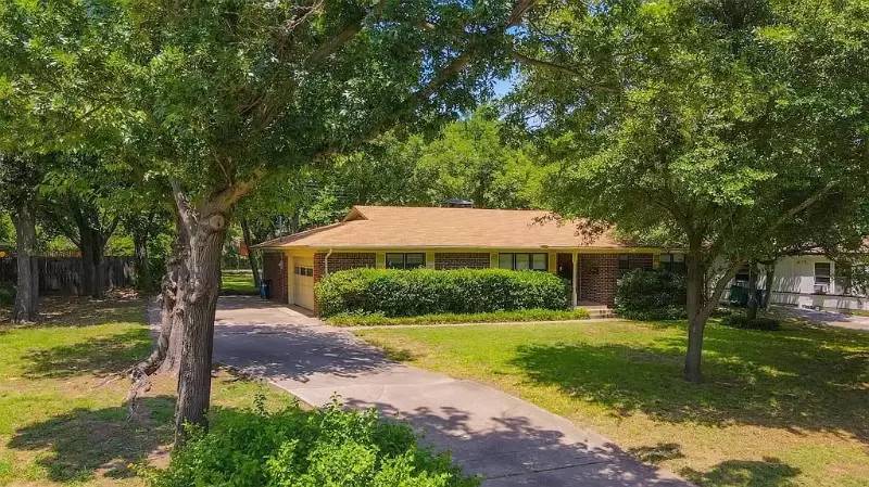 Property Image 4