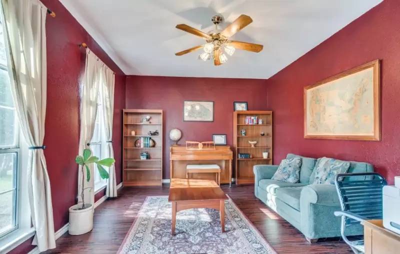 Property Image 4