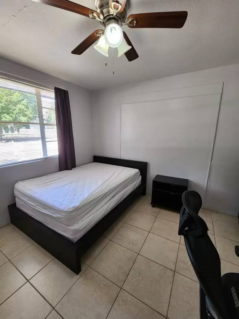 Property Image 100