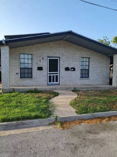 Main picture of 124 W 14th St