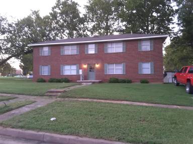Main picture of 501 1/2 E Walnut Ave