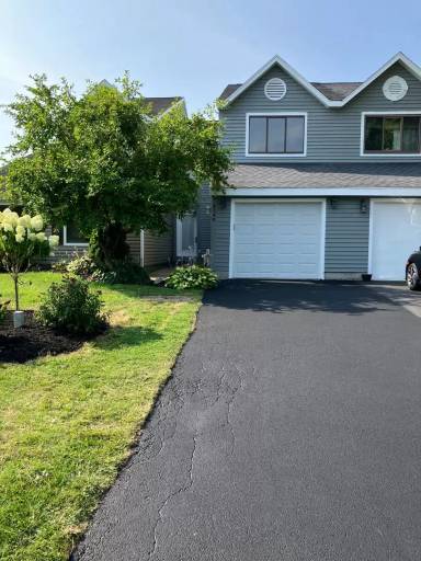 Main picture of 8248 Beehive Cir